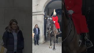 Lady setting hair before Royal Guard Horse photos #shorts #royalguards #horseguardsparade #london