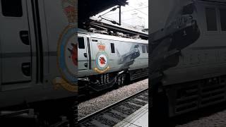 Class 91 HST: Lest We Forget. #train #RAF #Leeds