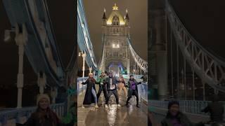 Not Ramaiya Vastavaiya at London Bridge #shorts #shortsvideo #viral #trending #jawan #bollywood #srk