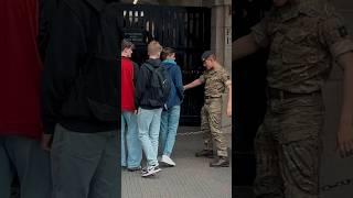 SOLDIER TELLS TOURISTS OFF | Horse Guards, Royal guard, Kings Guard, Horse, London, 2024