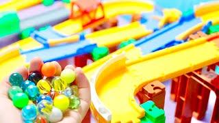 Marble Run ☆ Strangely, it rolls and crosses the iron bridge. Race ASMR