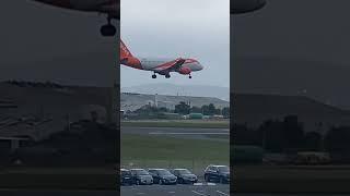 easyJet Europe A319 from Alicante to Belfast #aviation #planespotting #airport #landing #airplane