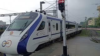 Gorakhpur Vande Bharat Express arriving at gorakhpur junction platform no 7