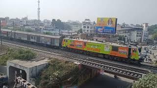 Mumbai Ayodhya & Banaras Express - Back to Back trains on Old Iron Bridge: Sakarni WAP-7 | IR