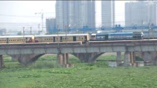 Iron Bridge Cross 15036 Uttranchal Sampark Kranti Express #sateeshmaurya #indianrailways #train