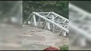 In the blink of an eye, an iron bridge in Himachal went under water